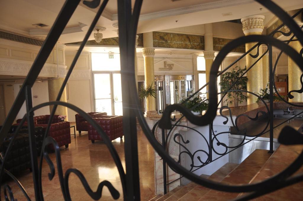 Hotel Blue Weiss Netanja Buitenkant foto